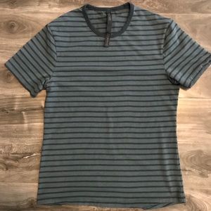 Lululemon Athletics men’s shirt size small